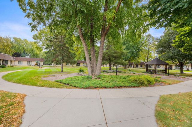 250 Freemont Avenue SE 136, Hutchinson, MN 55350