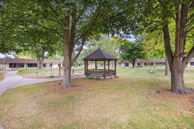 250 Freemont Avenue SE 136, Hutchinson, MN 55350