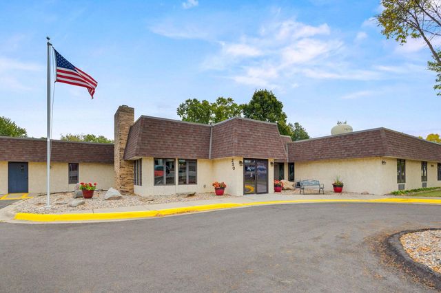 250 Freemont Avenue SE 136, Hutchinson, MN 55350