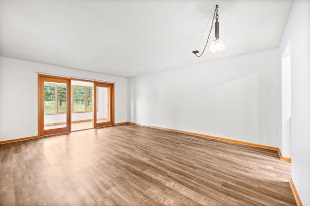 250 Freemont Avenue SE 136, Hutchinson, MN 55350