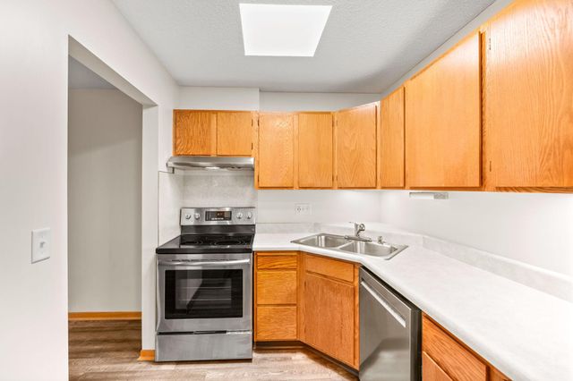 250 Freemont Avenue SE 136, Hutchinson, MN 55350