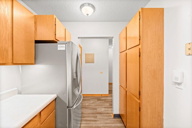 250 Freemont Avenue SE 136, Hutchinson, MN 55350