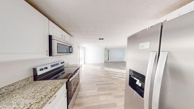 5246 DEVRON Drive, Jacksonville, FL 32209