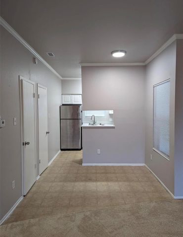 2405 W Slaughter LN B, Austin, TX 78748