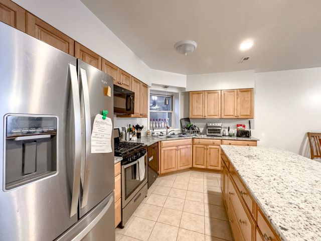 6711 N SHERIDAN Road 1N, Chicago, IL 60626