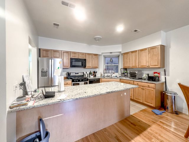 6711 N SHERIDAN Road 1N, Chicago, IL 60626