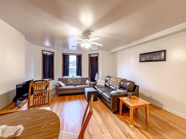 6711 N SHERIDAN Road 1N, Chicago, IL 60626