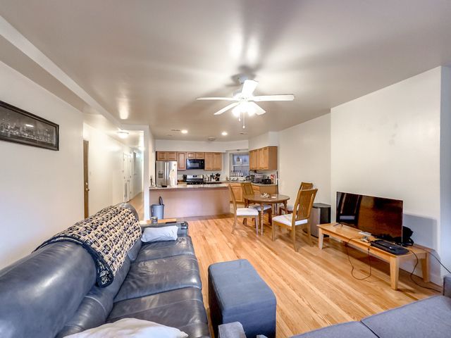 6711 N SHERIDAN Road 1N, Chicago, IL 60626