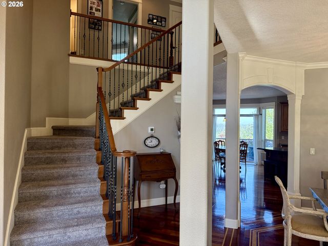 4119 FOREST VIEW Dr, Washougal, WA 98671