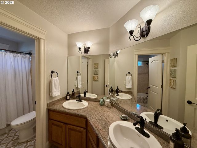 4119 FOREST VIEW Dr, Washougal, WA 98671