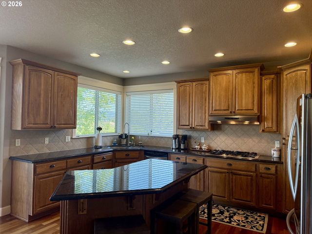 4119 FOREST VIEW Dr, Washougal, WA 98671