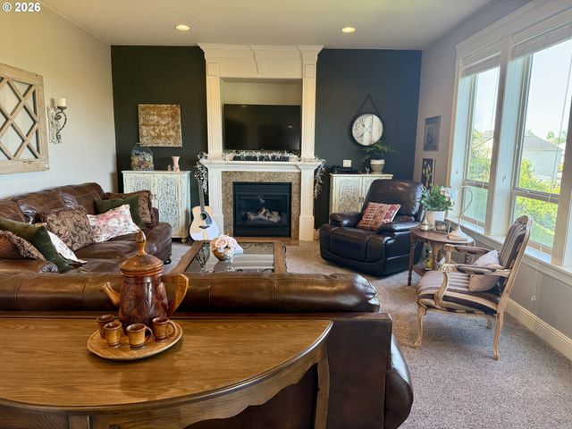 4119 FOREST VIEW Dr, Washougal, WA 98671