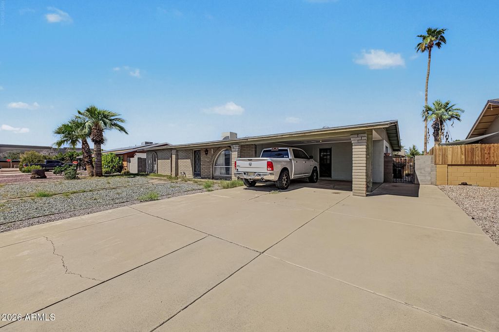 618 E VIA ELENA Street, Goodyear, AZ 85338 — photo 4
