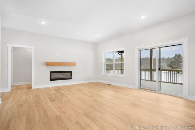 3317 E Sternberg Road, Fruitport, MI 49415