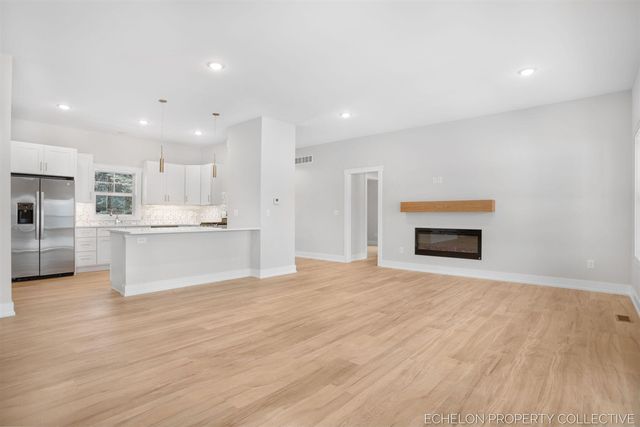 3317 E Sternberg Road, Fruitport, MI 49415