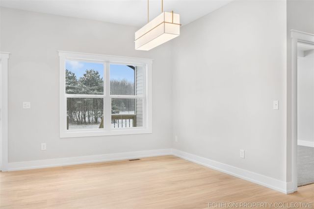 3317 E Sternberg Road, Fruitport, MI 49415