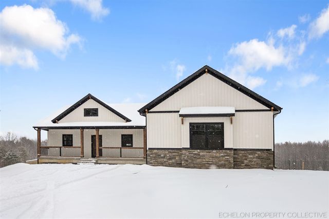 3317 E Sternberg Road, Fruitport, MI 49415