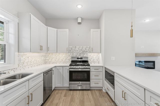 3317 E Sternberg Road, Fruitport, MI 49415