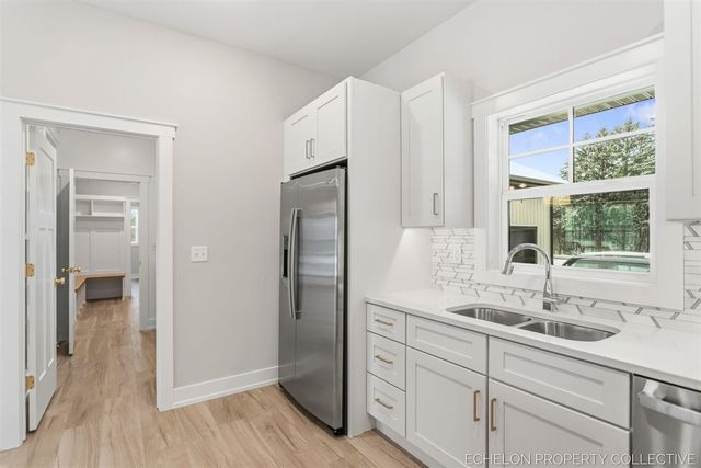 3317 E Sternberg Road, Fruitport, MI 49415