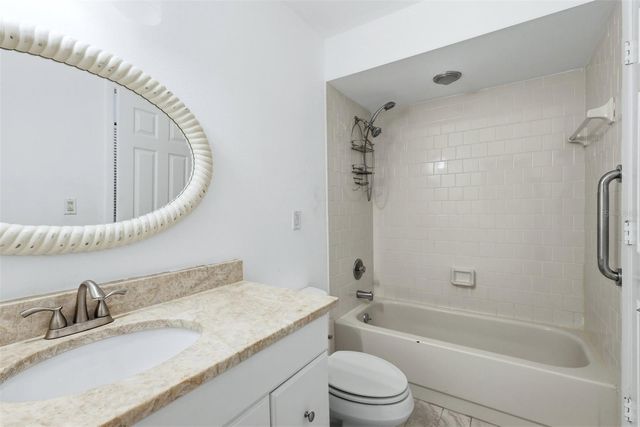 5273 VILLA MAJORCA COURT 25, Sarasota, FL 34235