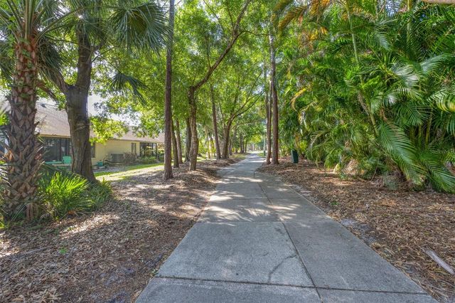 5273 VILLA MAJORCA COURT 25, Sarasota, FL 34235
