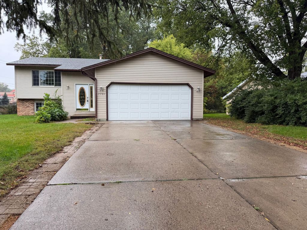 7701 Queen Avenue N, Brooklyn Park, MN 55444 — exterior