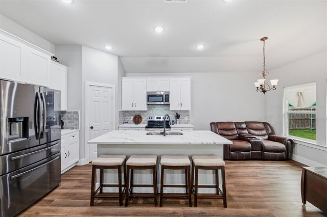 203 Pioneer Drive, Keene, TX 76059