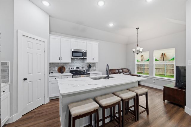 203 Pioneer Drive, Keene, TX 76059