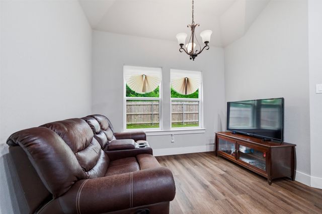 203 Pioneer Drive, Keene, TX 76059