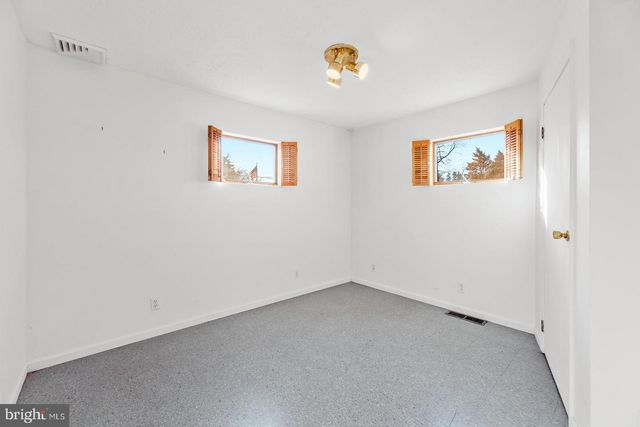 215 BLOUGH CT, Fairless Hills, PA 19030