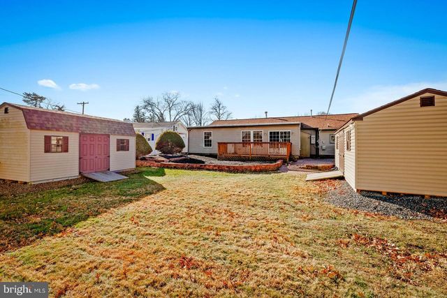 215 BLOUGH CT, Fairless Hills, PA 19030