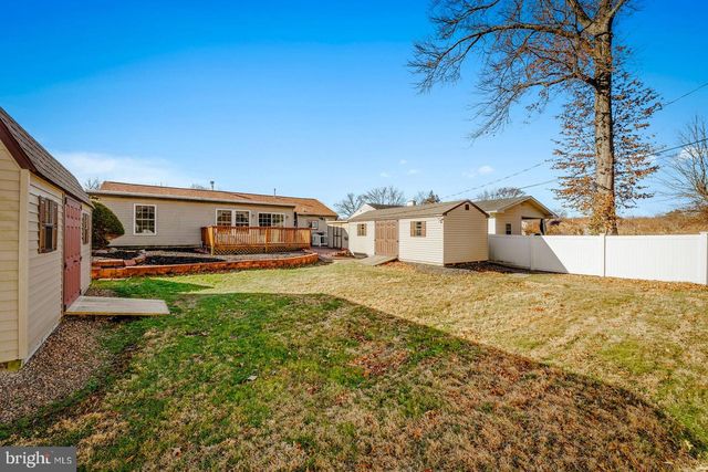 215 BLOUGH CT, Fairless Hills, PA 19030