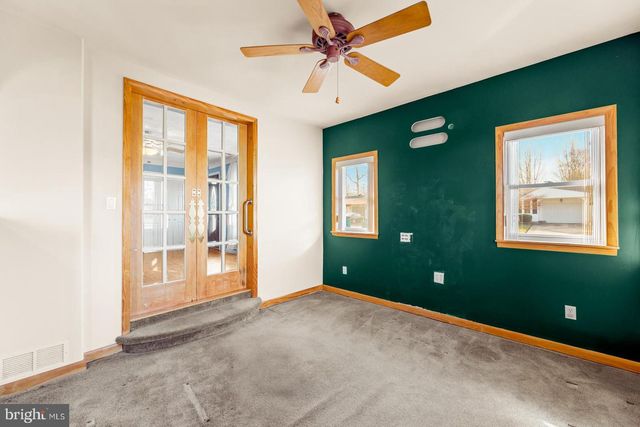 215 BLOUGH CT, Fairless Hills, PA 19030