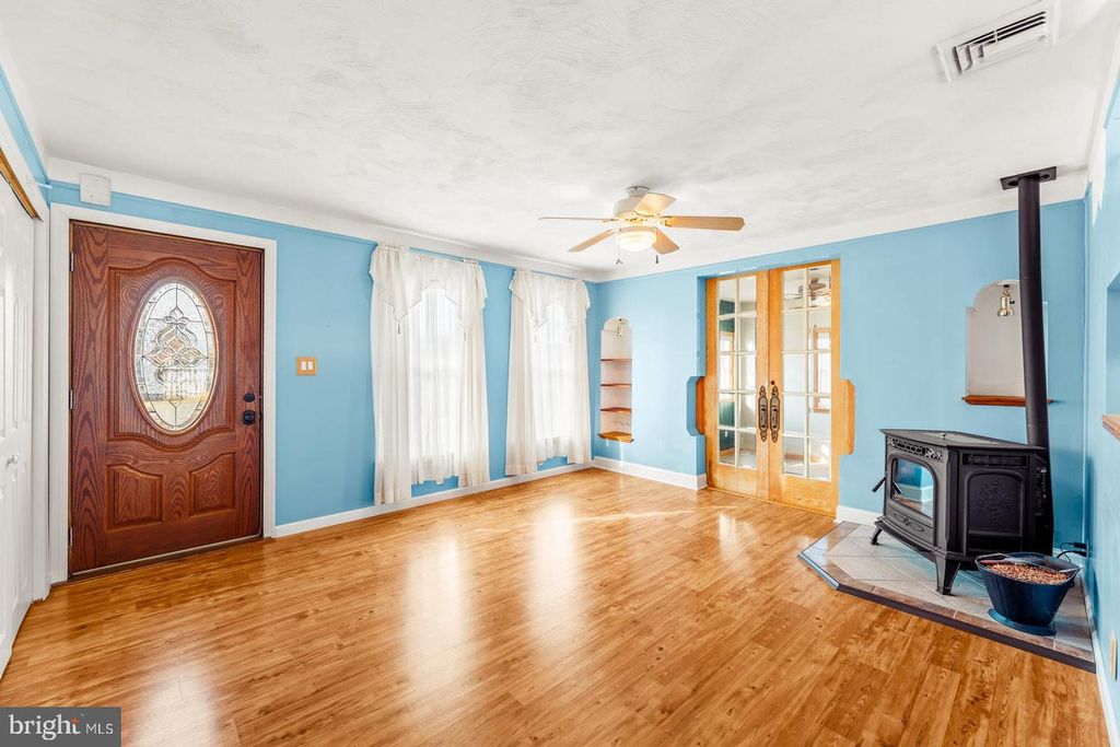 215 BLOUGH CT, Fairless Hills, PA 19030