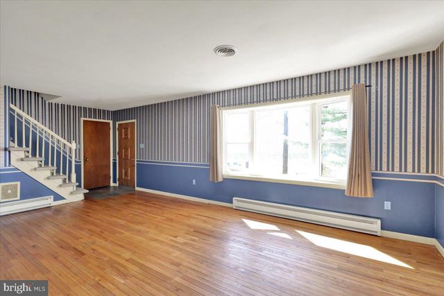 12 MOSER LN, Shoemakersville, PA 19555