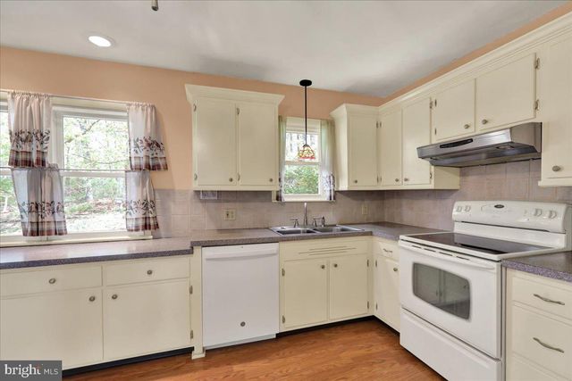 12 MOSER LN, Shoemakersville, PA 19555