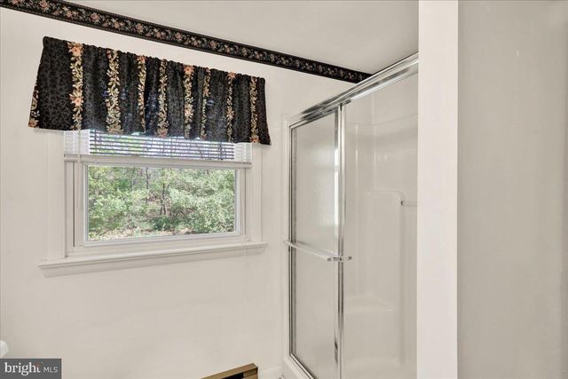 12 MOSER LN, Shoemakersville, PA 19555