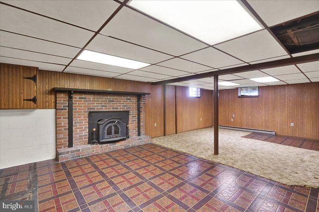 12 MOSER LN, Shoemakersville, PA 19555