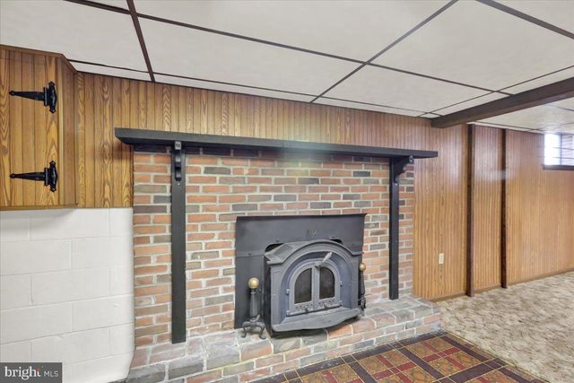 12 MOSER LN, Shoemakersville, PA 19555