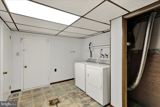 12 MOSER LN, Shoemakersville, PA 19555