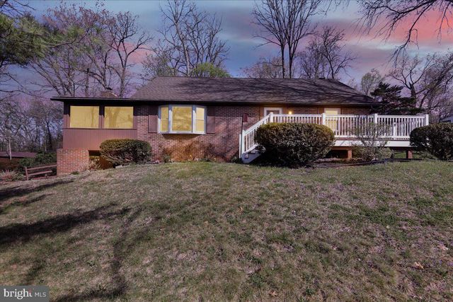 12 MOSER LN, Shoemakersville, PA 19555