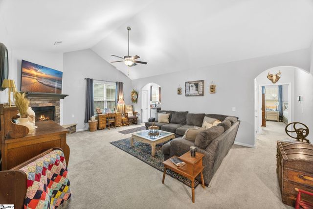 637 Ivywood Place, Boiling Springs, SC 29316