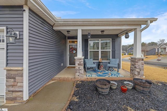 637 Ivywood Place, Boiling Springs, SC 29316