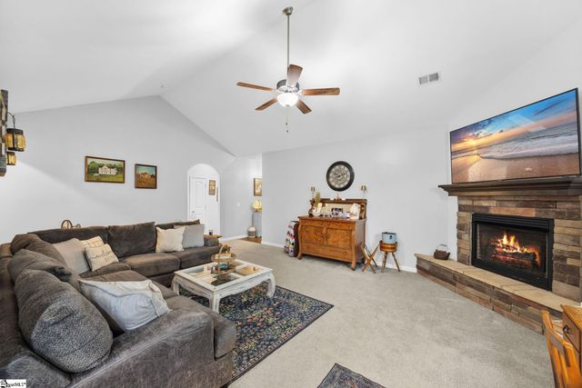 637 Ivywood Place, Boiling Springs, SC 29316