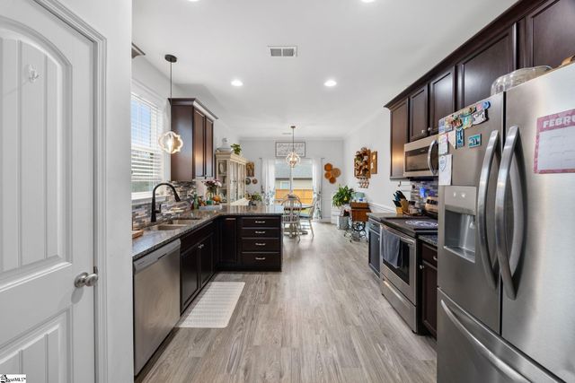 637 Ivywood Place, Boiling Springs, SC 29316