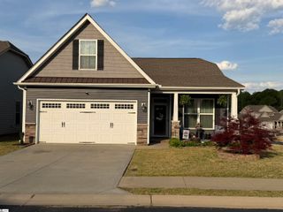 637 Ivywood Place, Boiling Springs, SC 29316
