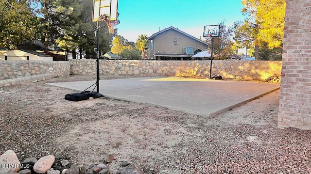 375 Brill Circle Circle, Horizon City, TX 79928