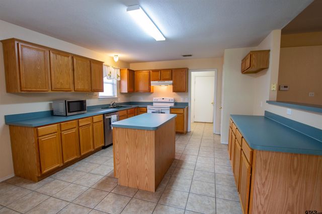 10759 Southern Trace Cir, Flint, TX 75762