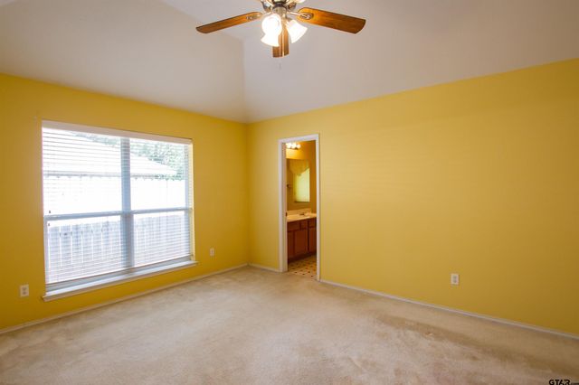 10759 Southern Trace Cir, Flint, TX 75762