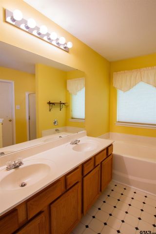 10759 Southern Trace Cir, Flint, TX 75762